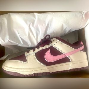 *Brand New* Dunks